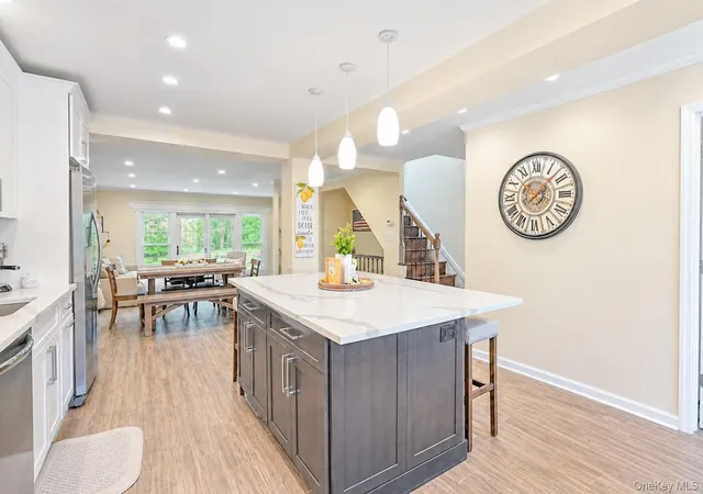 Listing Photo 5 - Condo for sale in building located at 115 Woody Ln, Oyster Bay, NY 11797