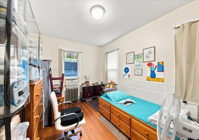 Listing Photo 4 - Condo for sale in building located at 1716 Parkview Ave, New York, NY 10461