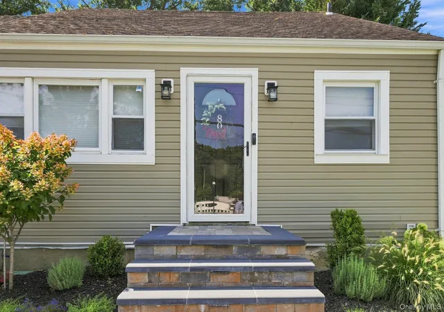 Photo 3 of Sale Pending at 80 E 20th Street, Huntington, NY 11746 | MLS# 1037927 | Listing updated on 2026-08-31