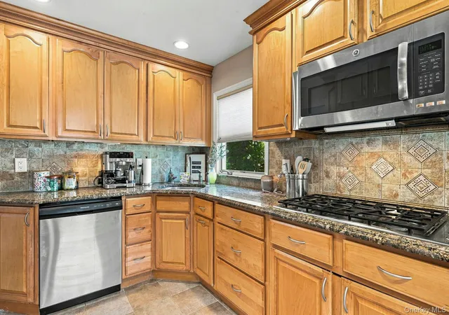 Photo 3 of Sale Pending at 80 E 20th Street, Huntington, NY 11746 | MLS# 1037927 | Listing updated on 2026-08-31