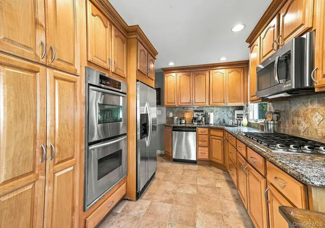 Photo 4 of Sale Pending at 80 E 20th Street, Huntington, NY 11746 | MLS# 1037927 | Listing updated on 2026-08-31