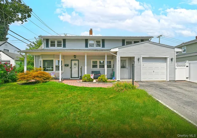 Photo 2 of Single family home for sale at 53 Periwinkle Rd, Hempstead, NY 11756 | MLS# 1037934 | Listing updated on 2026-09-06