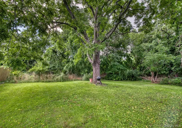 2nd image of 429 Kaplan Ave, Southold, NY 11944 | MLS# 1037952