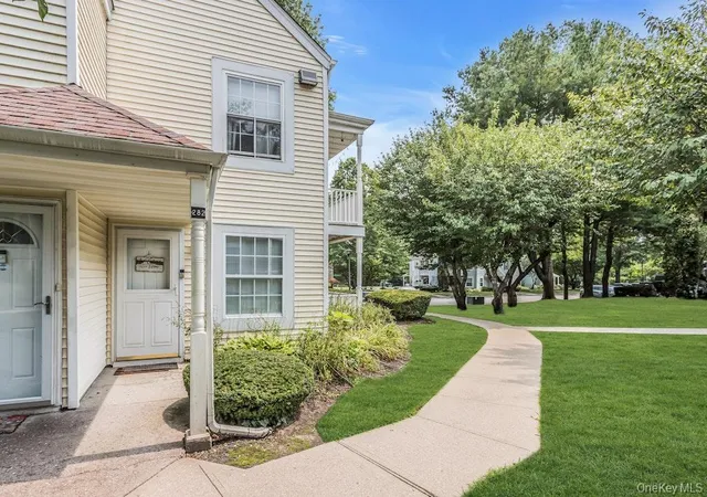 Photo 2 of Condo for sale at 282 Fairview Cir, Brookhaven, NY 11953 | MLS# 1037955 | Listing updated on 2026-09-01