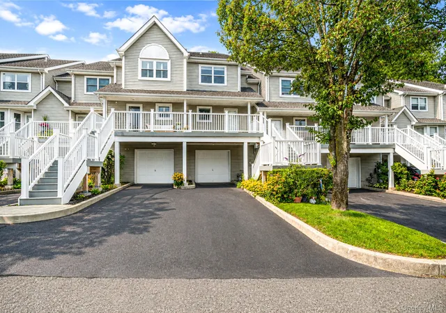 Photo 1 of Sale Pending at 15 Leeward Ln #15, Brookhaven, NY 11777 | MLS# 1037967 | Listing updated on 2026-08-29