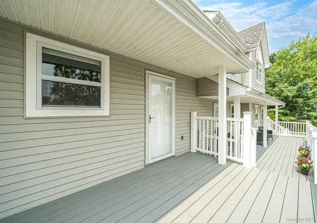 Photo 2 of Sale Pending at 15 Leeward Ln #15, Brookhaven, NY 11777 | MLS# 1037967 | Listing updated on 2026-08-29