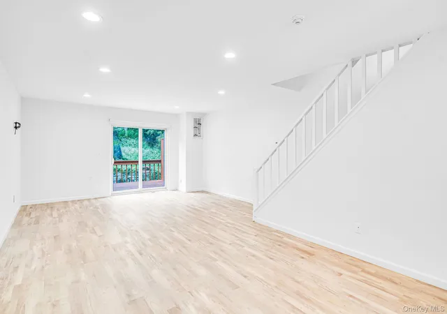 Photo 3 of Sale Pending at 15 Leeward Ln #15, Brookhaven, NY 11777 | MLS# 1037967 | Listing updated on 2026-08-29