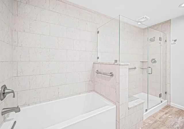 Photo 4 of Sale Pending at 15 Leeward Ln #15, Brookhaven, NY 11777 | MLS# 1037967 | Listing updated on 2026-08-29