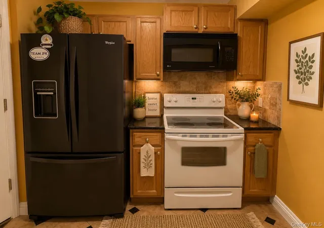 Photo 2 of Condo for sale at 7914 Rockaway Beach Blvd #5C, New York, NY 11693 | MLS# 1037995 | Listing updated on 2026-08-14