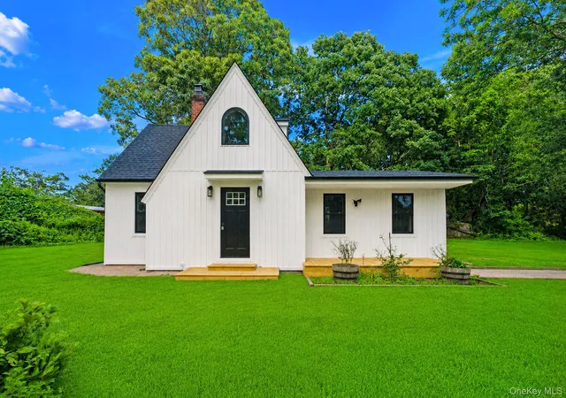 Photo 3 of Single family home for sale at 137 Elder Dr, Brookhaven, NY 11951 | MLS# 1038016 | Listing updated on 2026-09-05