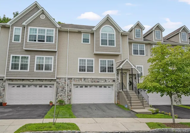 Photo 3 of Condo for sale at 11 Hidden Crk Blvd, Monroe, NY 10950 | MLS# 1038054 | Listing updated on 2026-08-15