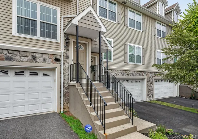 Photo 3 of Condo for sale at 11 Hidden Crk Blvd, Monroe, NY 10950 | MLS# 1038054 | Listing updated on 2026-08-15
