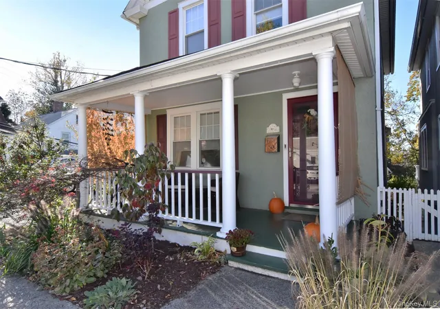 Photo 1 of Single family home for sale at 18 Grinnell St, Greenburgh, NY 10533 | MLS# 1038059 | Listing updated on 2026-10-03