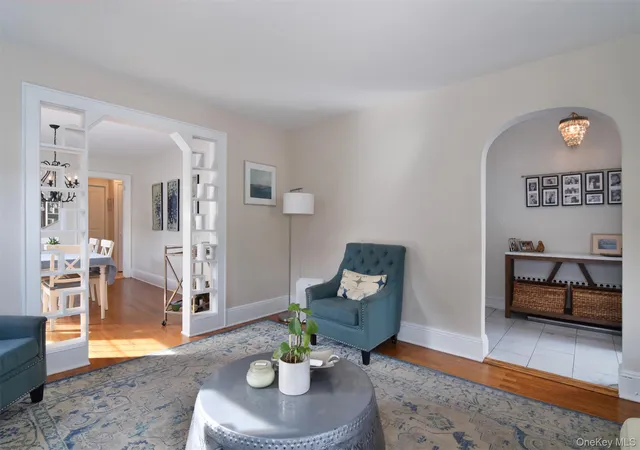 Photo 4 of Single family home for sale at 18 Grinnell St, Greenburgh, NY 10533 | MLS# 1038059 | Listing updated on 2026-10-03
