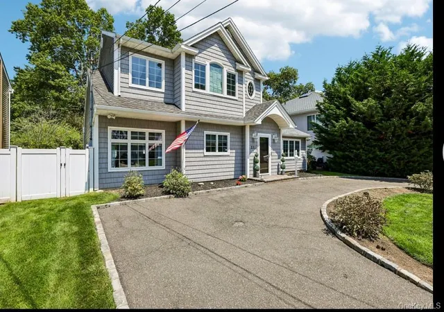 Photo 1 of Sale Pending at 231 Koehl St, Oyster Bay, NY 11762 | MLS# 1038068 | Listing updated on 2026-08-26