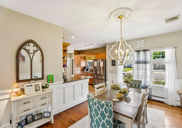 Photo 4 of Sale Pending at 231 Koehl St, Oyster Bay, NY 11762 | MLS# 1038068 | Listing updated on 2026-08-26