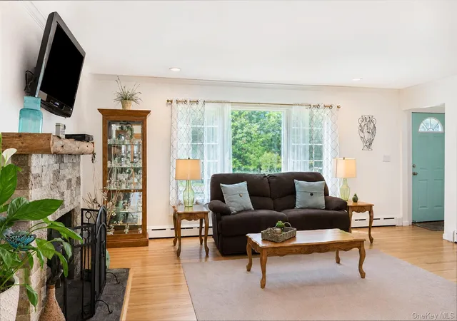 Photo 4 of Sale Pending at 49 Regent St, Brookhaven, NY 11772 | MLS# 1038098 | Listing updated on 2026-09-03