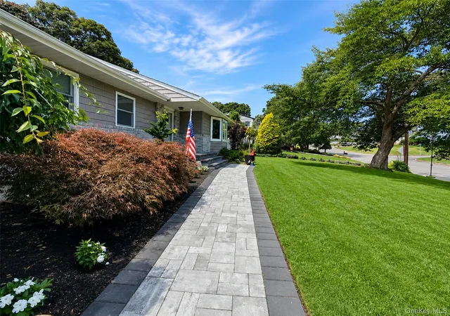 Photo 3 of Sale Pending at 108 Walnut St, Brookhaven, NY 11755 | MLS# 1038107 | Listing updated on 2026-08-28