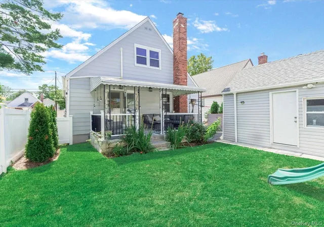 21st image of 1517 Falmouth Ave, North Hempstead, NY 11040 | MLS# 1038108