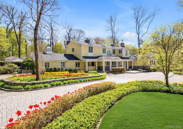 Photo 1 of Single family home for sale at 58 Cornwells Beach Rd, North Hempstead, NY 11050 | MLS# 1038112 | Listing updated on 2026-09-27