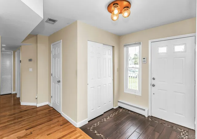 Photo 3 of Sale Pending at 17 Chickadee Ln, Hempstead, NY 11756 | MLS# 1038115 | Listing updated on 2026-08-30