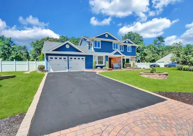 Photo 3 of Sale Pending at 240 Woodhull Ave, Brookhaven, NY 11776 | MLS# 1038124 | Listing updated on 2026-09-08