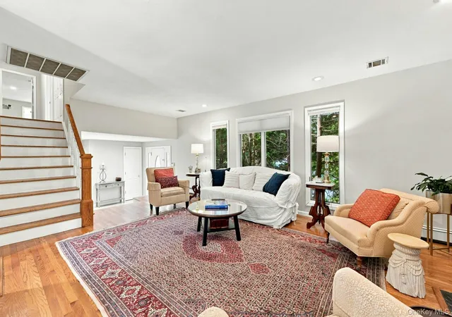 Photo 4 of Single family home for sale at 11 Soundview Dr, Brookhaven, NY 11777 | MLS# 1038126 | Listing updated on 2026-09-25