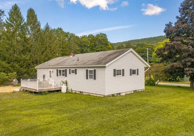 Photo 3 of Single family home for sale at 3 Wihelmina St, Port Jervis, NY 12771 | MLS# 1038134 | Listing updated on 2026-09-03