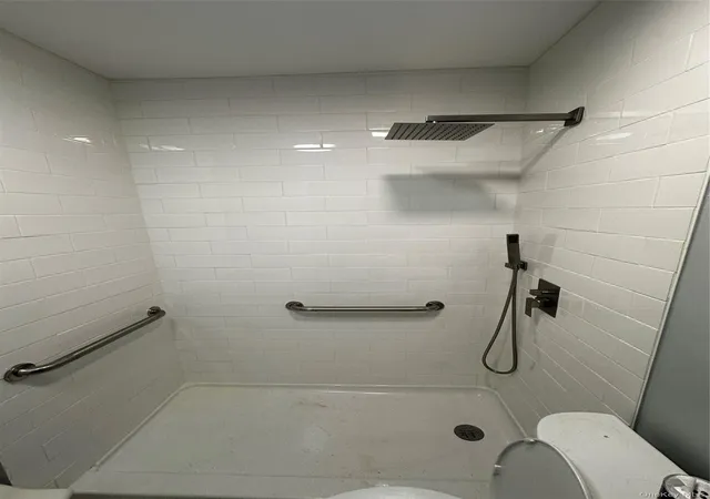 Photo 4 of Single family home for sale at 9970 211th Street, New York, NY 11429 | MLS# 1038135 | Listing updated on 2026-08-27