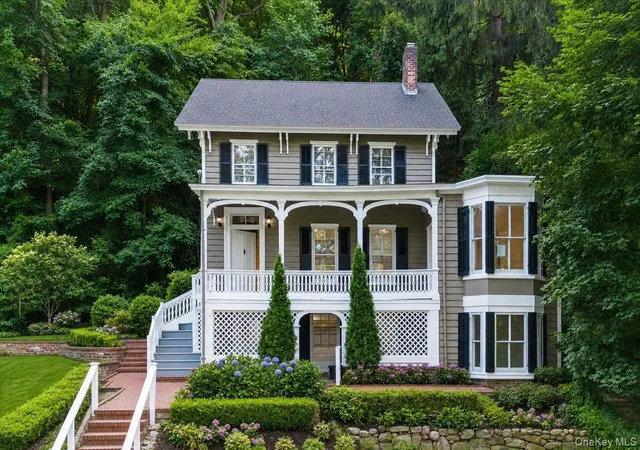 1st image of 148 Main St, North Hempstead, NY 11576 | MLS# 1038137