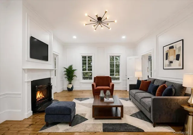 Photo 3 of Single family home for sale at 148 Main St, North Hempstead, NY 11576 | MLS# 1038137 | Listing updated on 2026-09-05