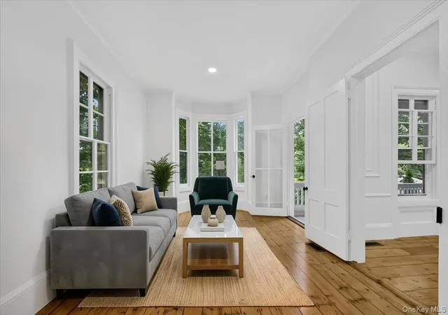 Photo 4 of Single family home for sale at 148 Main St, North Hempstead, NY 11576 | MLS# 1038137 | Listing updated on 2026-09-05