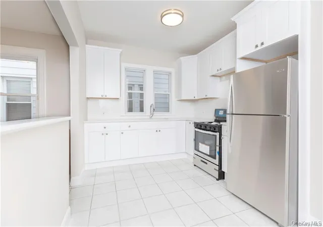 Listing Photo 5 - Condo for sale in building located at 1845 Tomlinson Ave, New York, NY 10461