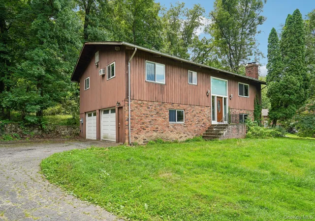 Single family home for sale at 10 Oconnor Ct, Cortlandt, NY 10548 | MLS# 1038142
