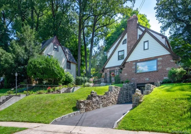 Photo 2 of Sale Pending at 3 Walworth Ter, White Plains, NY 10606 | MLS# 1038144 | Listing updated on 2026-09-17