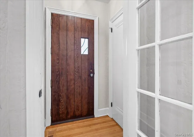 Photo 4 of Sale Pending at 3 Walworth Ter, White Plains, NY 10606 | MLS# 1038144 | Listing updated on 2026-09-17