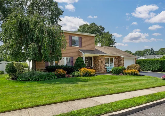 Photo 3 of Sale Pending at 46 Berkshire Rd, Islip, NY 11741 | MLS# 1038172 | Listing updated on 2026-08-30