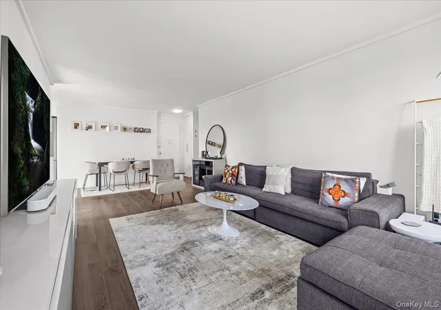 Photo 3 of Condo for sale at 555 Kappock St #6P, New York, NY 10463 | MLS# 1038182 | Listing updated on 2026-09-13