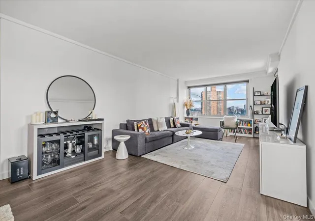 Photo 3 of House for sale at 555 Kappock St #6P, New York, NY 10463 | MLS# 1038182 | Listing updated on 2026-10-04