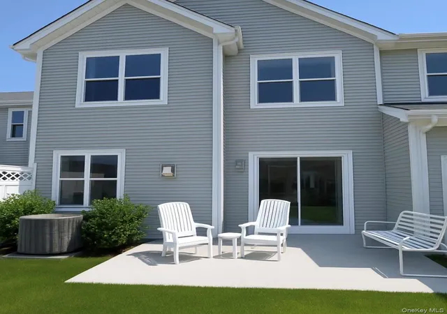Photo 3 of House for sale at 11 Willow Ter #11, Brookhaven, NY 11727 | MLS# 1038184 | Listing updated on 2026-08-24