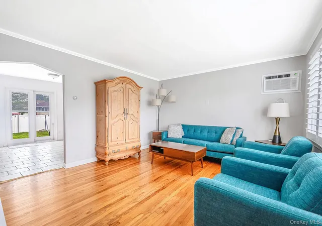 5th image of 13 Maple Dr, Babylon, NY 11757 | MLS# 1038203