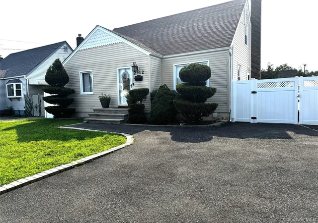 Photo 2 of Single family home for sale at 2312 Maple St, Hempstead, NY 11783 | MLS# 1038223 | Listing updated on 2026-08-15