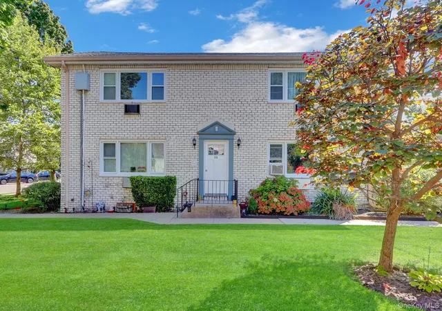 2nd image of 86 Cardinal Ln #2B, Islip, NY 11751 | MLS# 1038229
