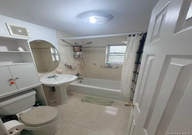 Photo 4 of Single family home for sale at 3056 87th Street, New York, NY 11369 | MLS# 1038240 | Listing updated on 2026-08-14