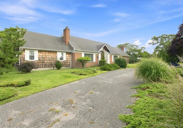 Photo 2 of Single family home for sale at 3 The Moor, Islip, NY 11730 | MLS# 1038263 | Listing updated on 2026-09-04