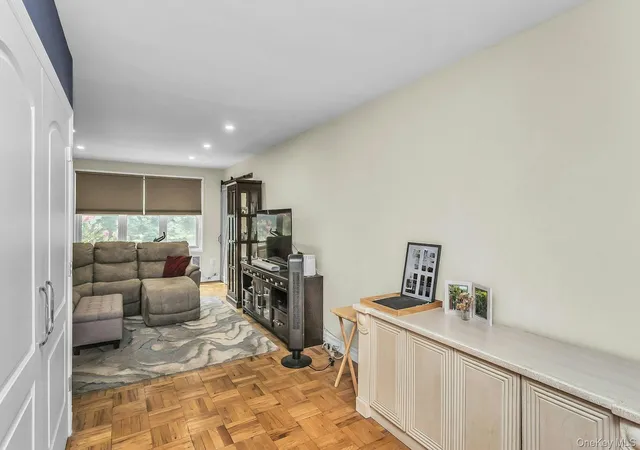 Listing Photo 4 - Condo for sale in building located at 23-55 Bell Blvd, New York, NY 11360 - Unit #1H