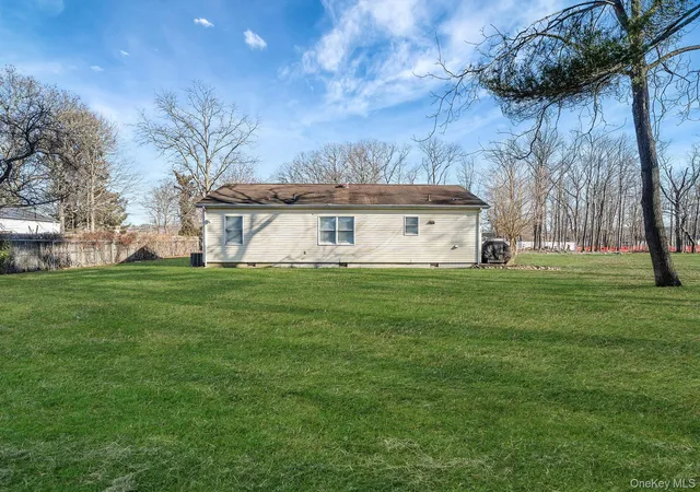 Photo 4 of Single family home for sale at 72 Locust Ave, Islip, NY 11769 | MLS# 1038275 | Listing updated on 2026-09-29