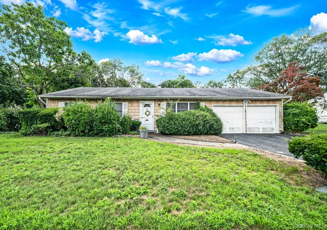 Photo 2 of Sale Pending at 18 Wilson St, Brookhaven, NY 11720 | MLS# 1038296 | Listing updated on 2026-09-19