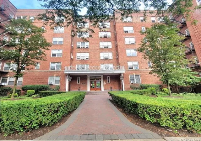 Listing Photo 1 - Condo for sale in building located at 68-37 108th St, New York, NY 11375 - Unit #6H