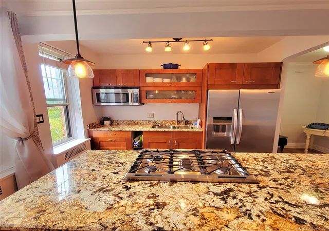 Listing Photo 3 - Condo for sale in building located at 68-37 108th St, New York, NY 11375 - Unit #6H